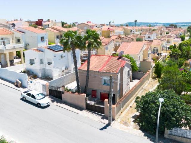 2 Dormitorio Casa Urb. La Marina Alicante LS102753032