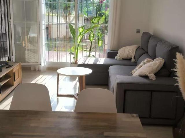 2 Dormitorio Apartamentos Almeria Almeria 94753243