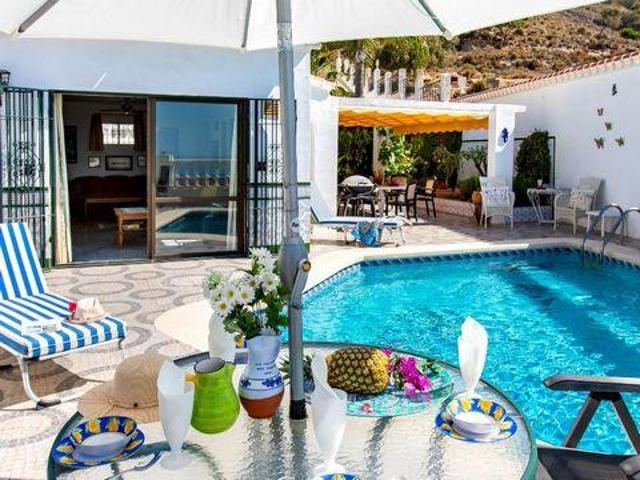 2 Dormitorio Villa Nerja Andalucía 98303422