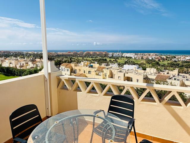 2 dormitorios | 2 baños | Terraza con vistas al mar · golf · atardeceres