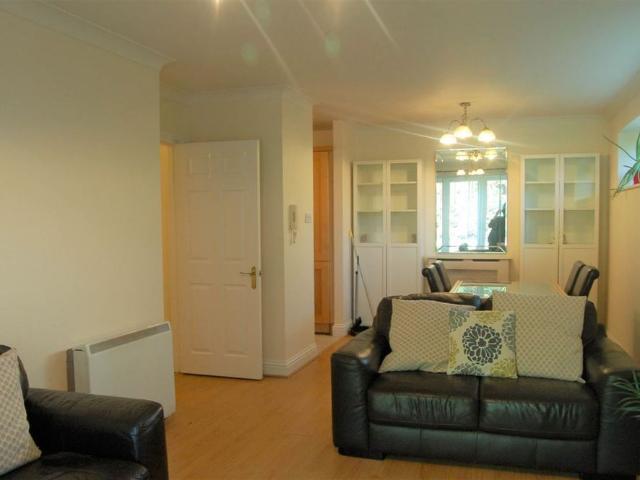 2 Doreen House, 317/319 Blackhorse Avenue, Dublin 7