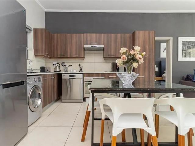 2 en suite bedroom apartment – great investment!