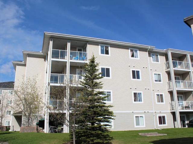 2 En suite Bedrooms Condo Rental at Shawnessy
