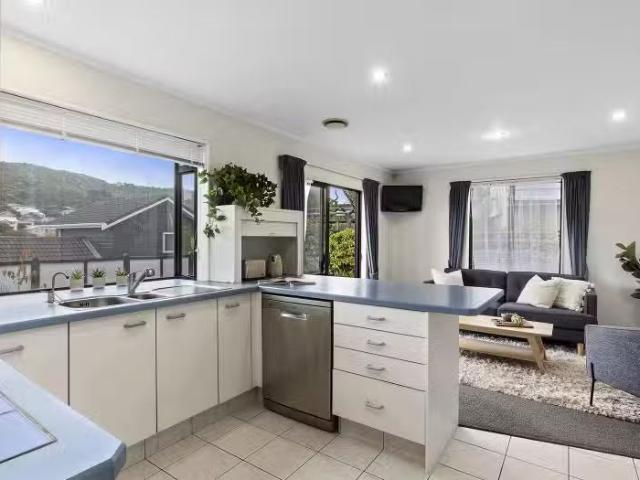 2 Erskine Close, Island Bay, Wellington City