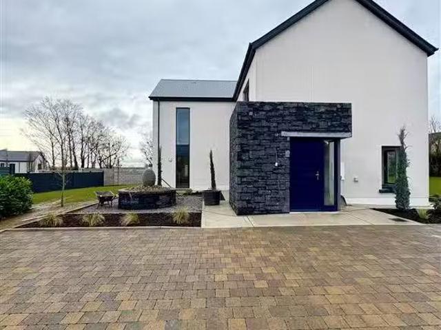 2 Errina Locke, Oireanach, Church Road, Clonlara, Clare, V94 3.