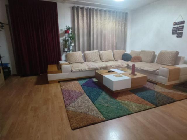 2 Furnished Independent Rooms in 3 BR Row House