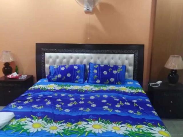 2 furnished rooms available in sughra tower for rent for bachlors Islamabad F 11 ID 32919
