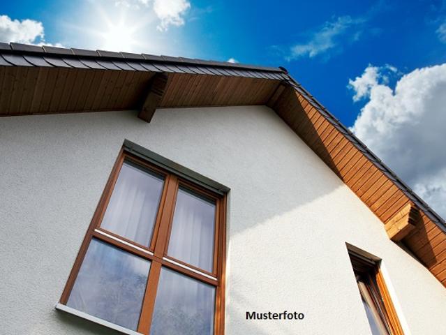 2 Familienhaus und Garage