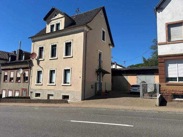 2 Familienhaus mit Großer Werkstatt Garagen Perfekt für Autoschrauber