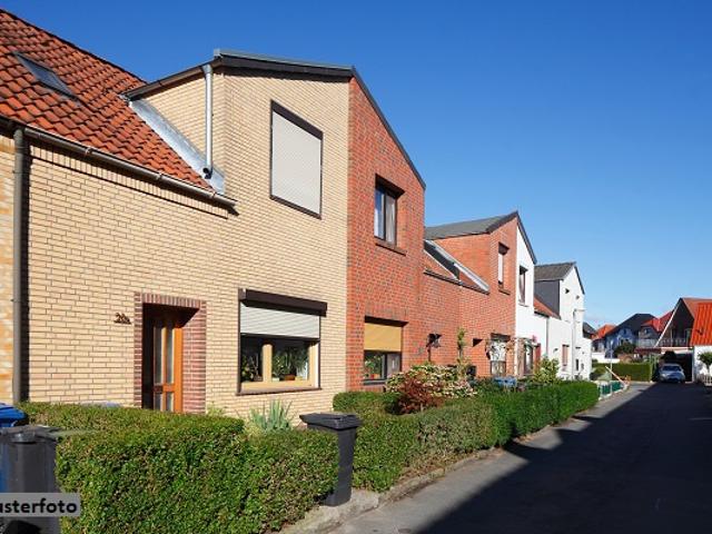 2 Familienhaus mit Doppelgarage als Mehrgenerationswohnhaus geeignet