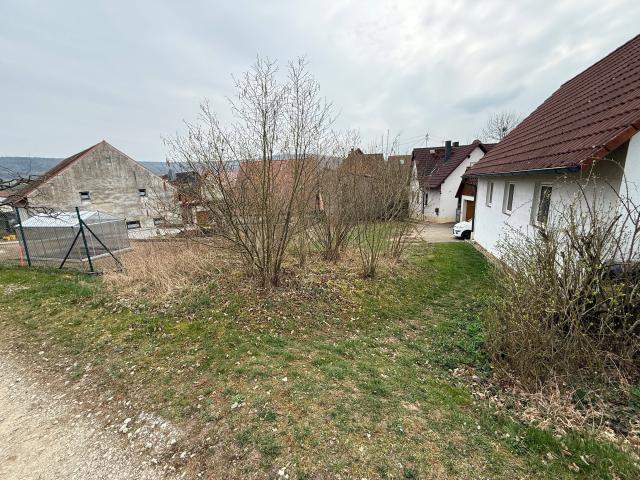 2 Familienhaus mit Scheune, schöner Aussicht und Potential!