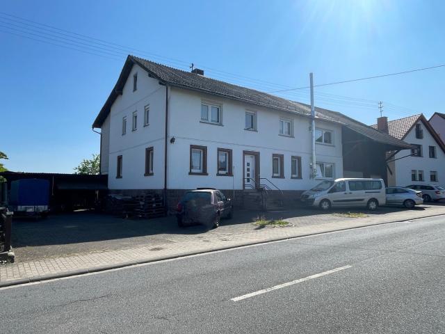 2 Familienhaus mit Scheune/Werkstatt in Schloßau