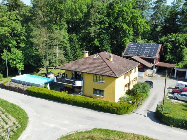 2 Familienhaus mit schönem Garten