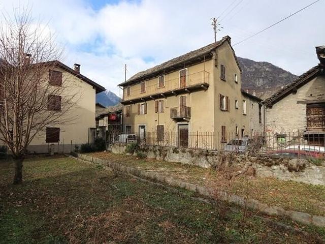2 Familienhaus mit Rustico und Garten / mehrfamilienhaus mit rustikalem