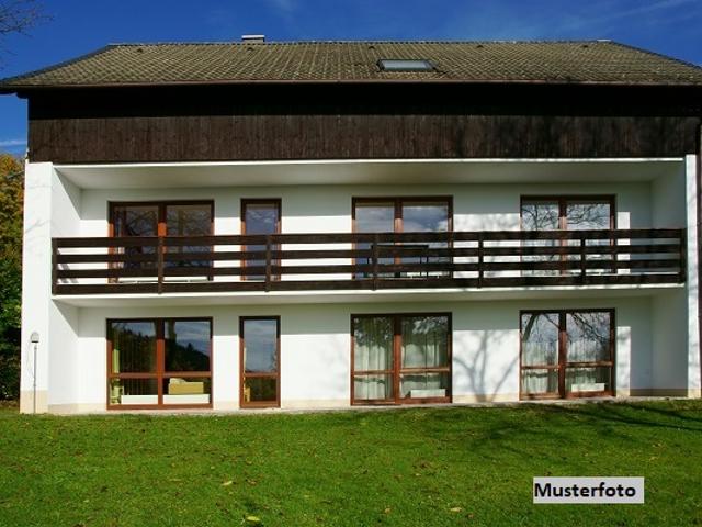 2 Familienhaus nebst Gewerbeanbau und Doppelgarage