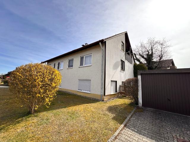 2 ½ FAMILIENWOHNHAUS MIT GARTEN UND 3 GARAGEN
