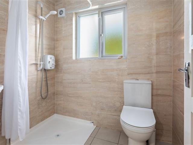 2 Gledswood Park, Clonskeagh, Dublin 14 Lynam Auctioneers & Estate Agents 4836 MyHome. Ie Residential