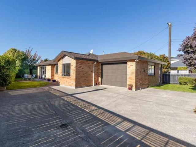 2 Gloucester Street, Silverstream, Upper Hutt City