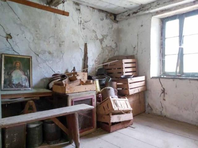 2 grosse Rustici zum Ausbauen an ruhiger sonniger Läge mit schöner Aussicht / due grande rustici da ristrutturare | dreamo. Ch