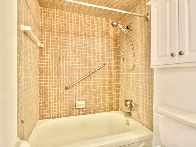 2 Grove Street East 2 Bedroom Apartment for Rent at 2 Grove St E, Barrie, ON L4M 2N5 Wellington