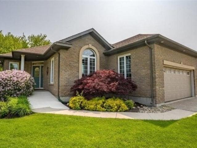 2 Hunter Drive S