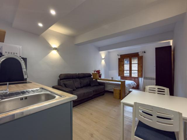 2 habitaciones en alquiler piso separado en dos, con entrada independiente en Calle Correría, Casco Viejo, Vitoria Gasteiz, Álava