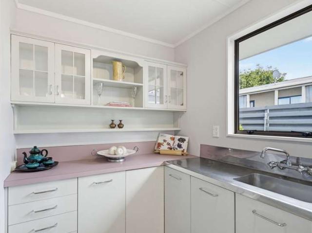 2 Hampton Place, Springvale, Hamilton City