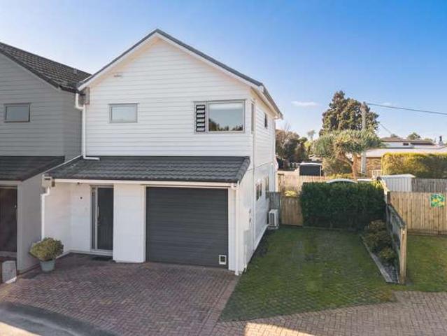 2 Harrington Road, Henderson, Waitakere City