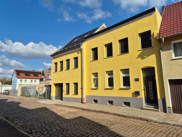 2 Häuser | 300 m² WF | Hof + Garage | Smart Home | provisionsfrei