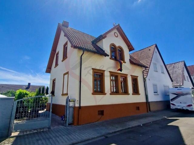 2 Häuser Einfamilienhaus & Bungalow zentral in Lampertheim. Schönes Anwesen für Individualisten