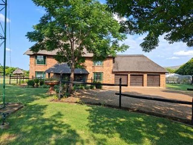 2 hectare smallholding in kameeldrif.