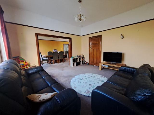 2 Heretaunga Street, Petone