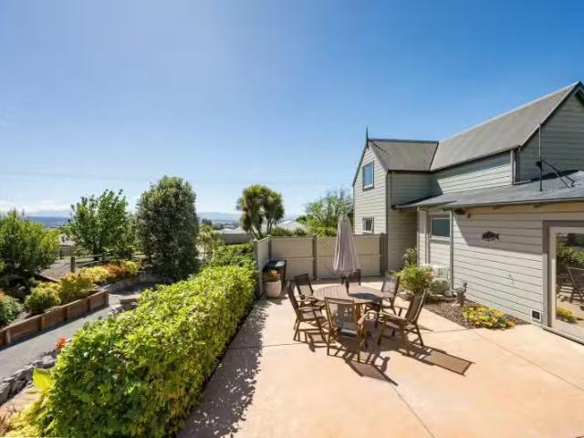 2 Hillplough Heights, Richmond, Tasman
