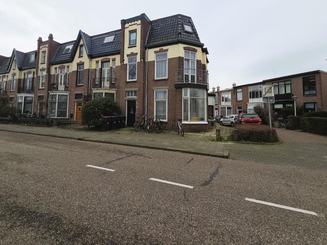 2 kamers beschikbaar, nabij de Hoge scholen!