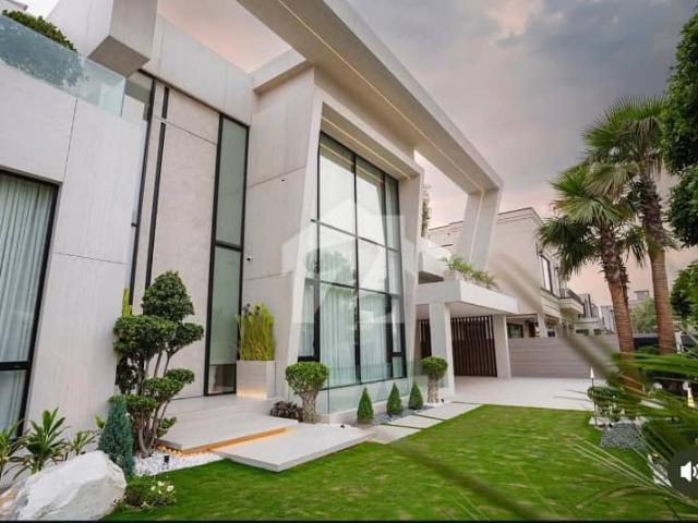 2 Kanal Mazhar Munir Design House Full Basement Full Furnished For Sale