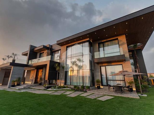 2 Kanal Modern Luxury House near Mosque and park