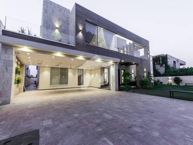 2 Kanal Owner Build Modern Design Top Class Furnished House