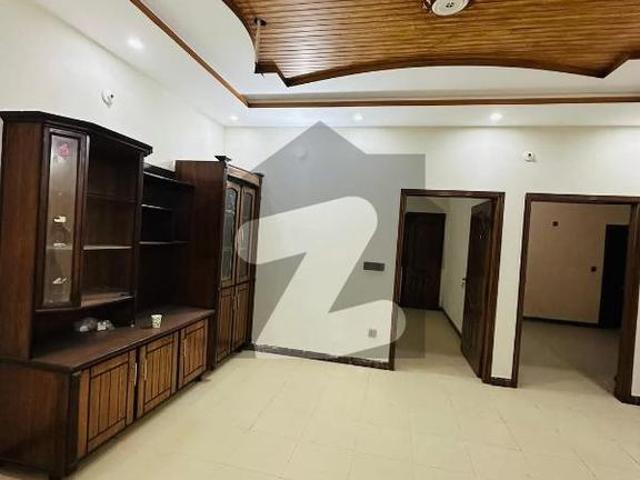 2 Kanal Beautiful House Hot Location Model Town