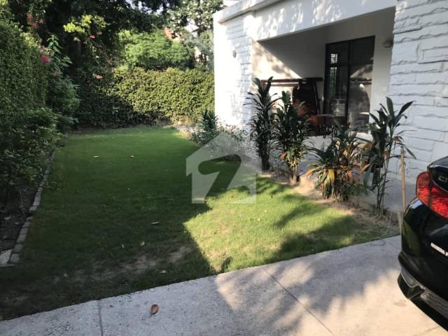 2 Kanal Beautiful Single Storey House 3 Bedroom Drawing Dining Room Kitchen Tv Lounge For Rent In Prime Location Of Cantt Lahore