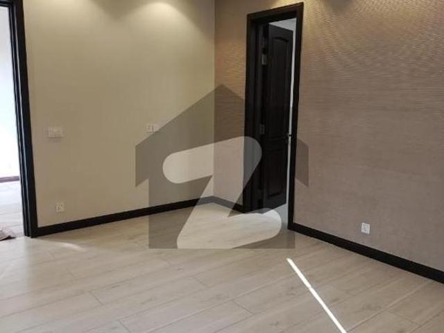 1 Kanal Well maintained House for Sale in Phase 8 DHA LAHORE. DHA Phase 8 Ex Park View