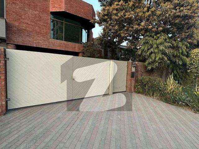 2 Kanal Commercial House Is Available For Rent