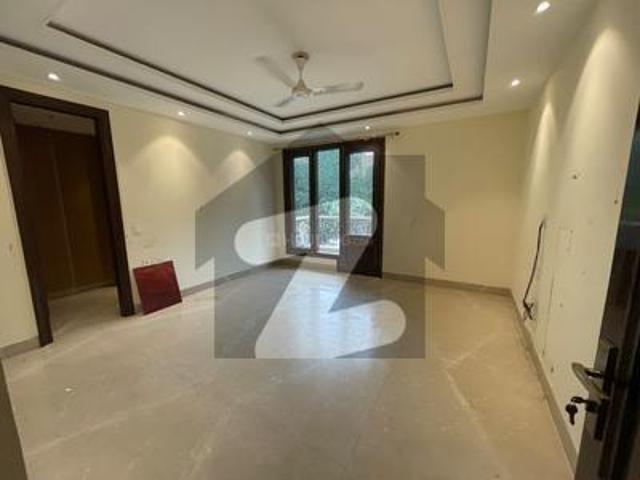 2 Kanal Double Storey House Near Fashion Avenue Gulberg 2