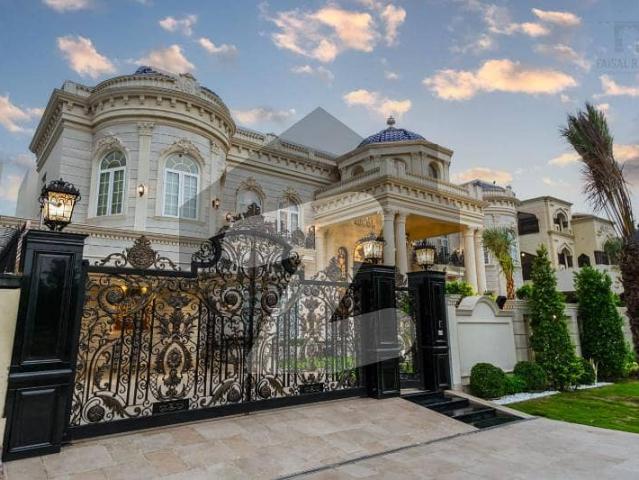 2 kanal elegant and fully maintained super hot located bungalow is available in the best block of dha lahore