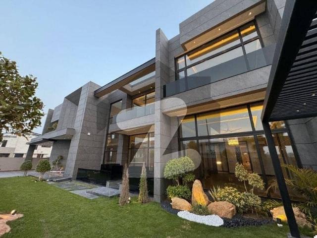 2 kanal elegant and fully maintained super hot located bungalow is available in the best block of dha lahore