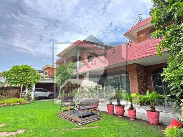 2 kanal elegant and fully maintained super hot located bungalow is available in the best block of dha lahore