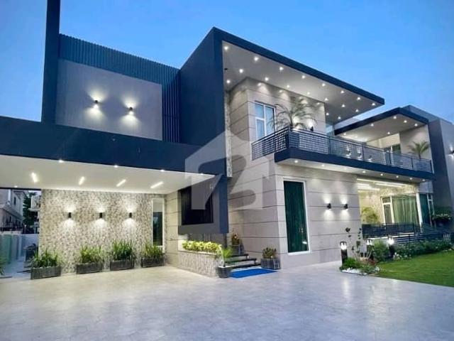 2 kanal elegant and fully furnished super hot located bungalow with basement is available in the best block of dha lahore