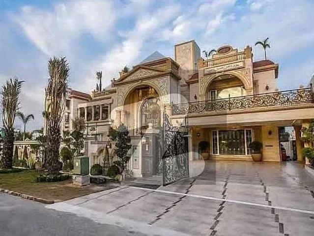 2 kanal elegant and fully furnished super hot located spanish bungalow with basement is available in the best block of dha lahore