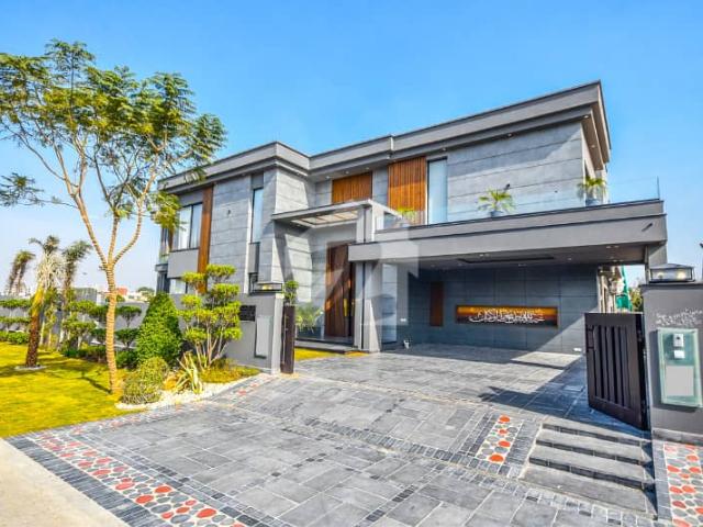 2 Kanal Fully Furnished Ultra Luxurious House with Swimming Pool Available For Sale in DHA Phase 6