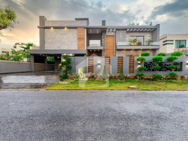 2 Kanal Full Basement Fully Furnished Top Quality Build Luxurious Beautiful Modern Design Villa For Sale In DHA Lahore Phase 6 Prime Location