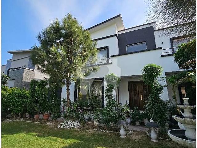 2 Kanal Facing Golf Non Furnished Villa For Rent